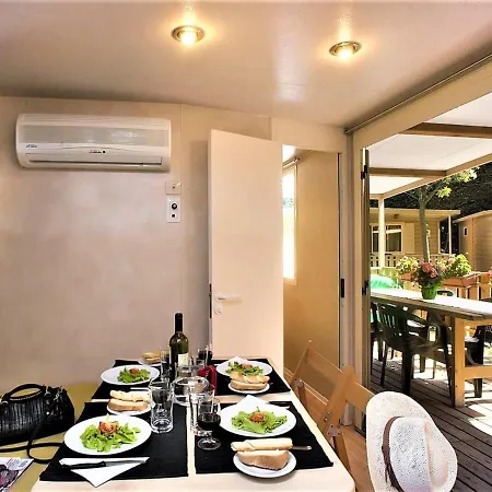 Pleasant In With Garden בית נופש